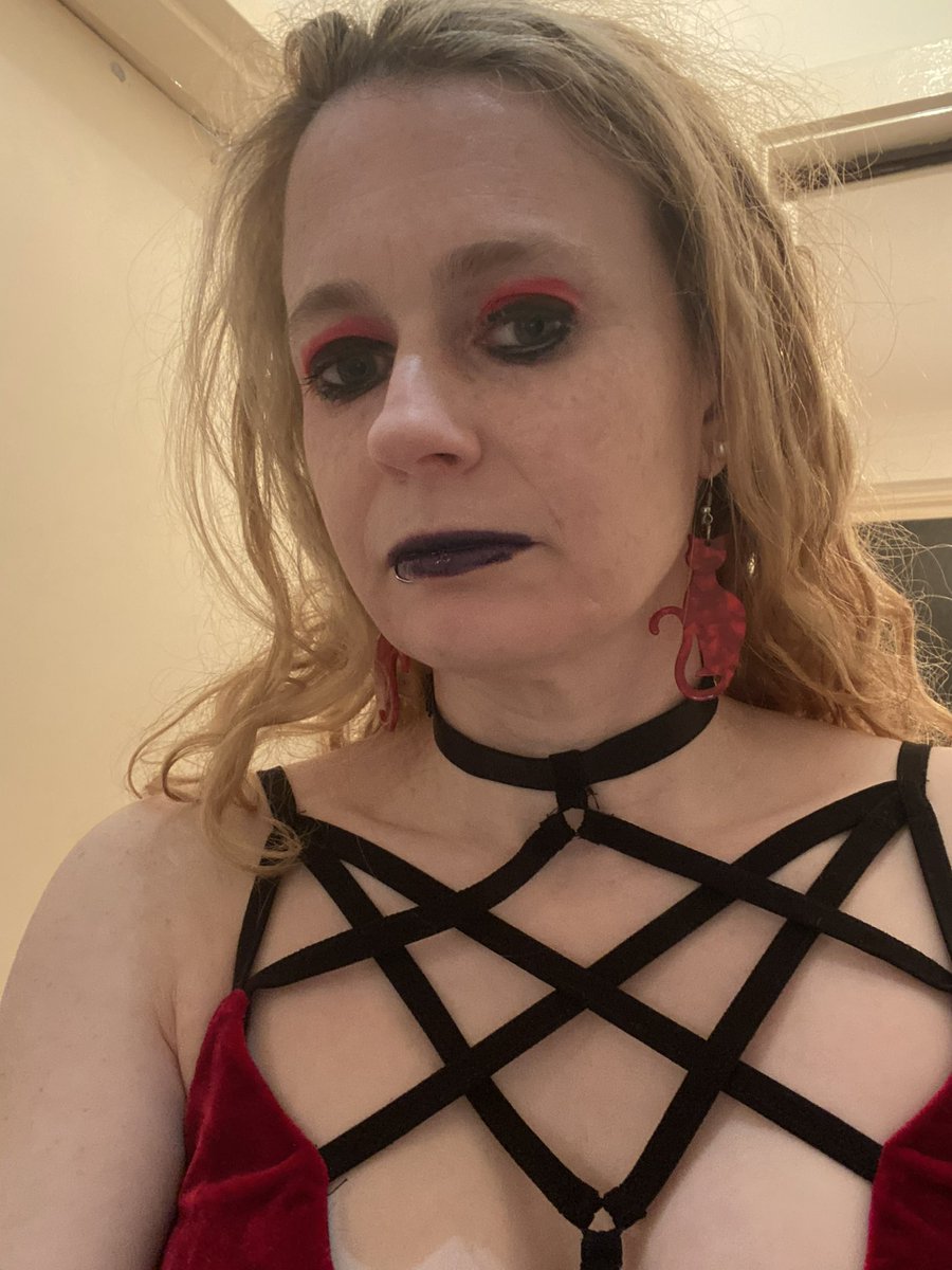 gilliansxgirl's tweet photo. #beserkwardrobechallenge2022day30 #finalform #favouriteoutfit #liptember #womensmentalhealth #donatelinkbelow Made it to the last day!! 🥳 it’s been fun but i’ve clearly proved I’ll never be an influencer 😂 https://t.co/0DQsUObwzY