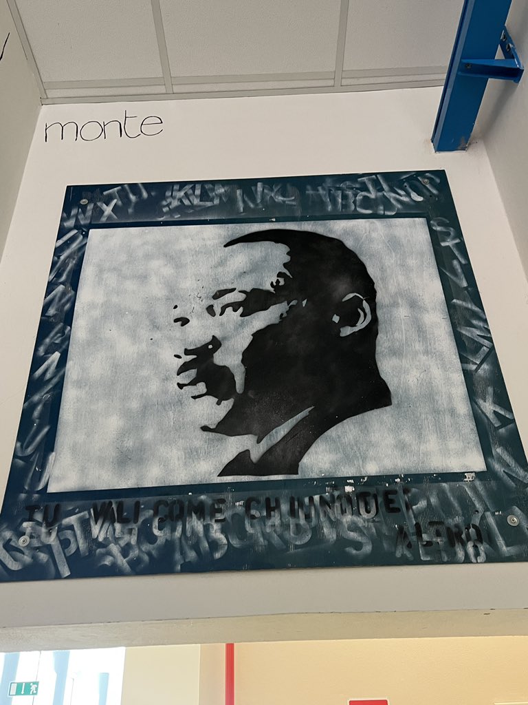 EscolaAnnexa's tweet photo. Això ja es va acabant...  Últimes hores a l'escola M.L. King de Primària. @BiblioWagner @EUErasmusPlus @puntedu @EplusCatEdu #MCPuntedu #EPlusCatEdu #CETE https://t.co/hABcvu7XMB