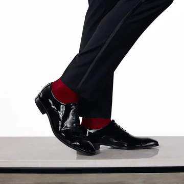 tabio_usa's tweet photo. What goes well with color red? Red is the right color to blend with neutral shades like black and gray.
#premiumsocks #bestsocks #sockenvy #sockgamestrong #sockstagram #socksofinstagram #sockstyle #sockslover #sockscription #overheardla #socksdaily #socksaddiction https://t.co/rVehvpbPSq