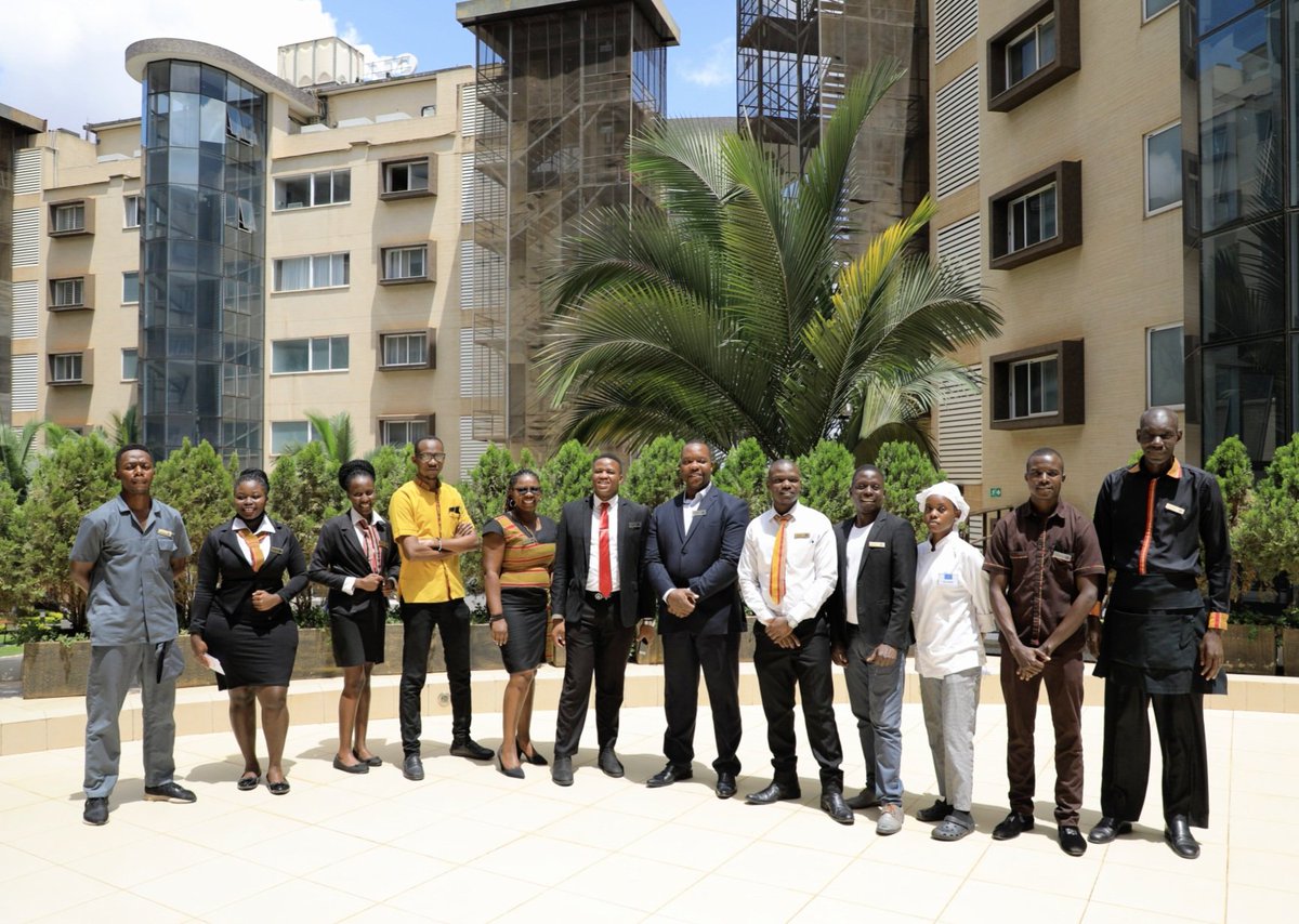 SkyzHotel's tweet photo. Honoured to have @TheSimbaGroup sister brands in attendance today @simbatelecom @Project500kUG @ProteaKampalaH 

#SkyzHotelAt5 #SkyzPresidentialVisit https://t.co/HAuLsBn1MP