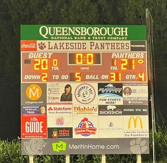 RecruitLakeside's tweet photo. Thursday night lights!!!!! True definition of perseverance! Hard work beats talent #GODDID #LvE @grissom_mi @TemarcusElam @WhitakerJason16 @justin_barnes22 @demario_h52 @1parthp @michaelusry2 @BrooksWeeks2 @WilliamHattawa1 @WillHol14322969 https://t.co/vLTwTLKFkw