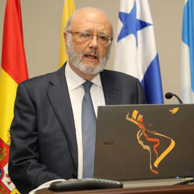 JuristasIberoam's tweet image. #Abogacía #ComunidadIberoamericana
@JuristasIberoam: nuestro Pdte @PresASJURIB, valora el pasado, el presente y el futuro del @icam_es, tras 50 años de ejercicio activo en entrevista de @JhonDRamos @El_Distrito, que preside el Jurista #JesúsAngelRojo
🔎⚖️: juristasproiberoamerica.org/noticias-y-com…