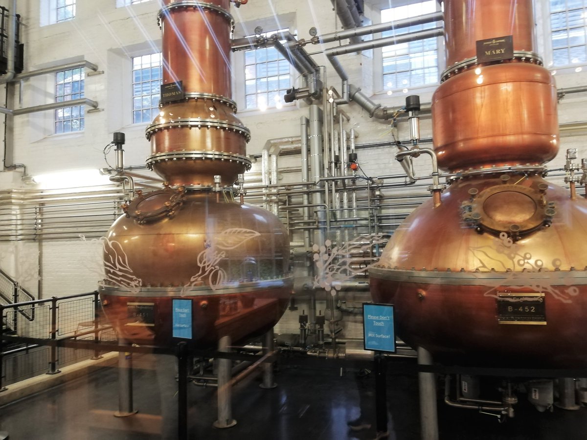 Geyser_Funny's tweet image. The distilling process incorporates the modern &amp;amp; the veteran (w/ a touch of the Ship of Theseus) alongside labyrinthine pipework.

But as with every aspect of #BombayDistillery, nothing is built in isolation. Water Turbines, Heat Recovery, &amp;amp; Waste Recycling are all integrated.