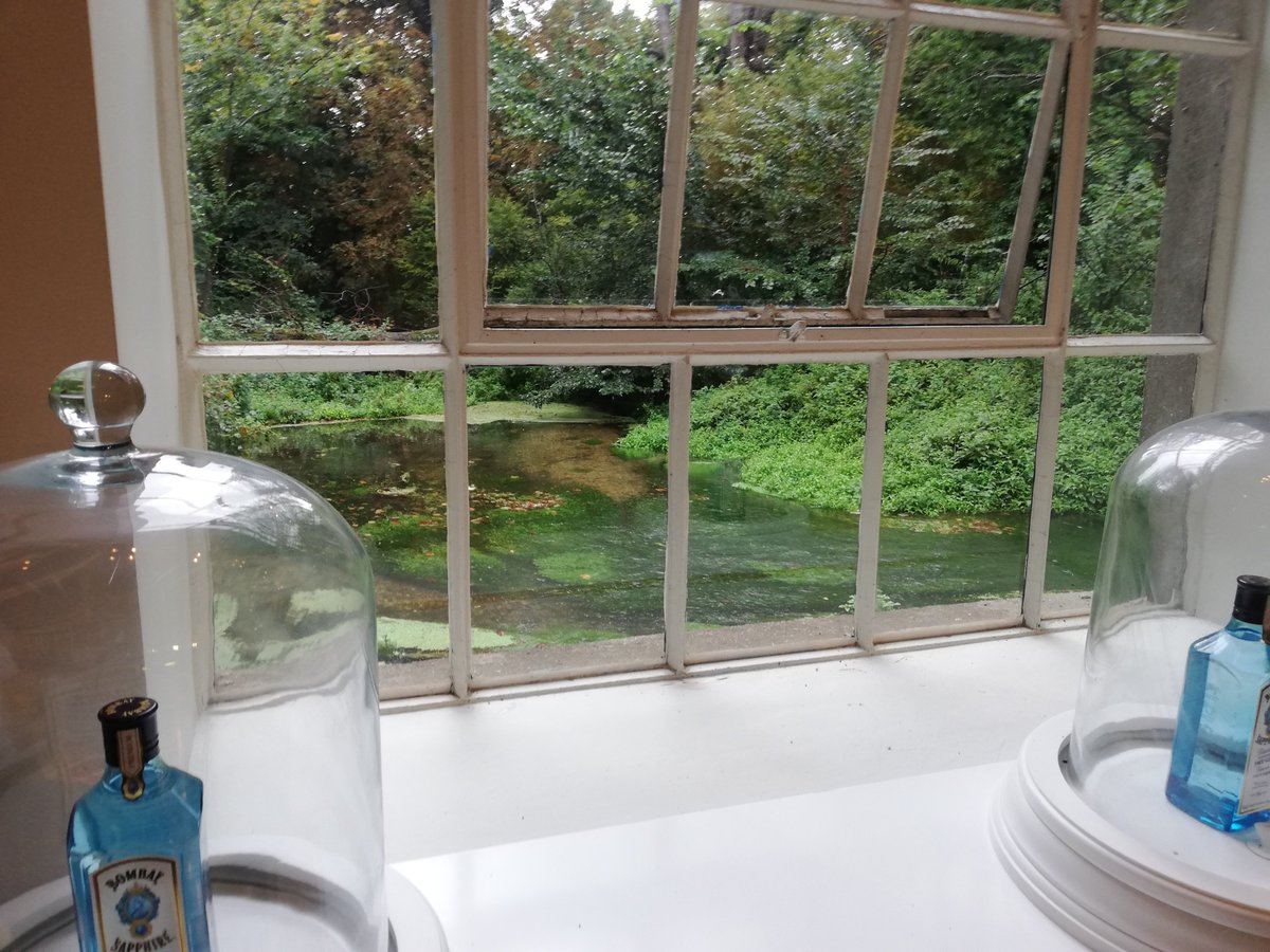 Geyser_Funny's tweet image. The distilling process incorporates the modern &amp;amp; the veteran (w/ a touch of the Ship of Theseus) alongside labyrinthine pipework.

But as with every aspect of #BombayDistillery, nothing is built in isolation. Water Turbines, Heat Recovery, &amp;amp; Waste Recycling are all integrated.