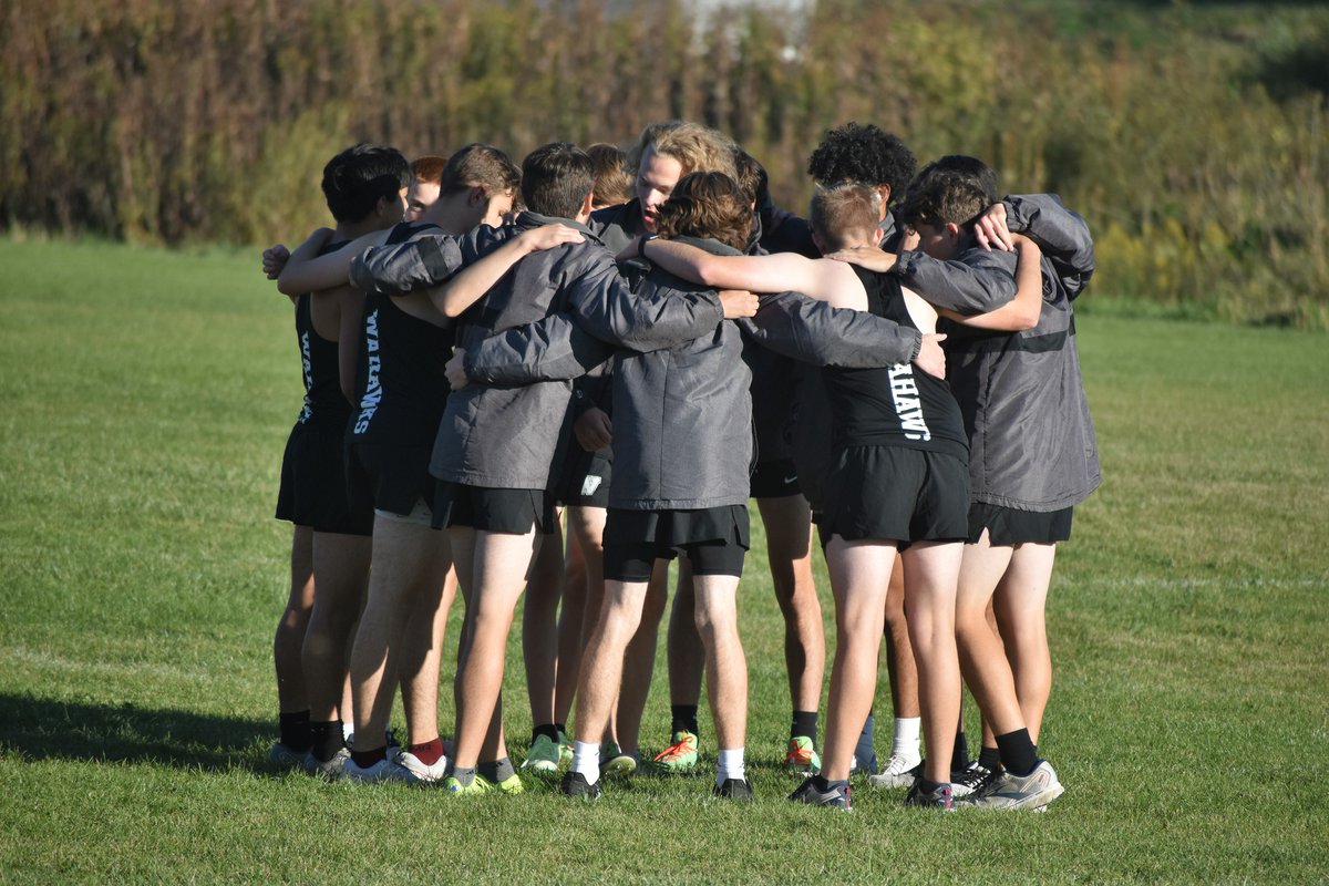 wahawk_ad's tweet photo. Gr8 job @WesternDubuque XC last night by @WestBoysXC.  The vars finished 6/18 teams. Presley Berns was 15th out of a 140 runners. The JV boys finished 3rd of 8. Yairh Gonzalez was 3rd out of a 120 runners. Photo credit: Jesse&amp;TashaKnight @WestWlooIA  @WaterlooSchools https://t.co/5eOZcWWQpo