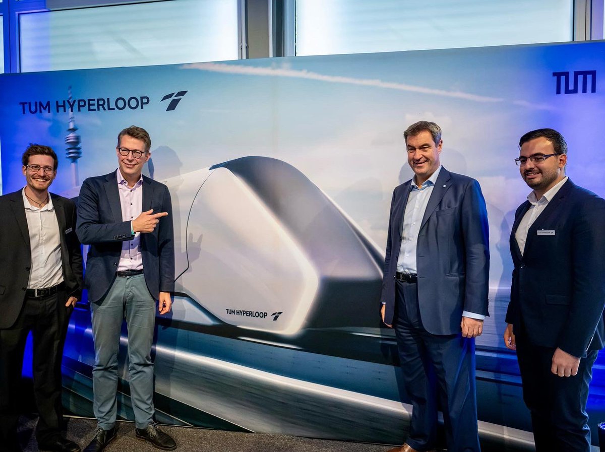 Railmaps on Twitter: