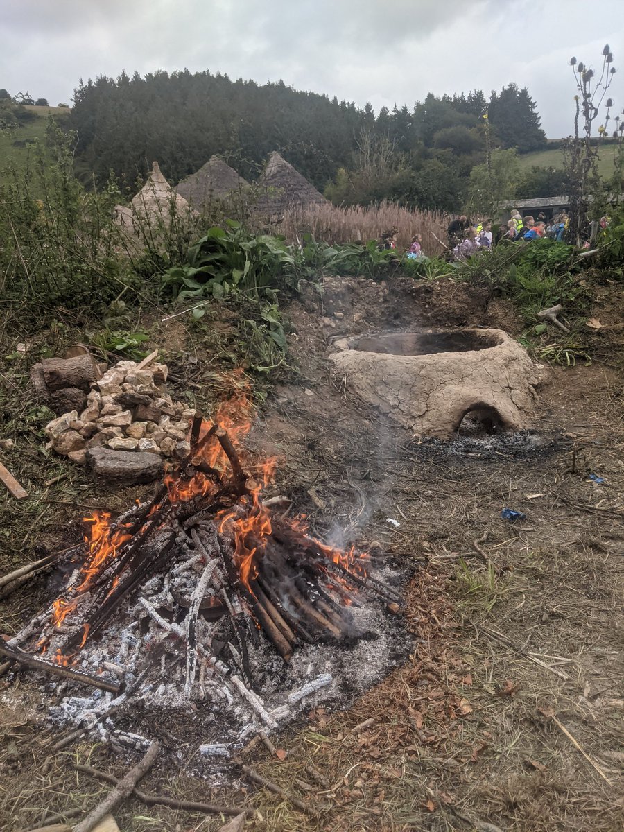 ArchSouthEast's tweet photo. We've done the first pottery firing in our reconstruction kiln, and now we're onto an open firing! We're excited to see how the two types compare... 🔥

@UCLarchaeology @butserfarm #ArchaeoTech22 #ATech22 https://t.co/06didDMvFg