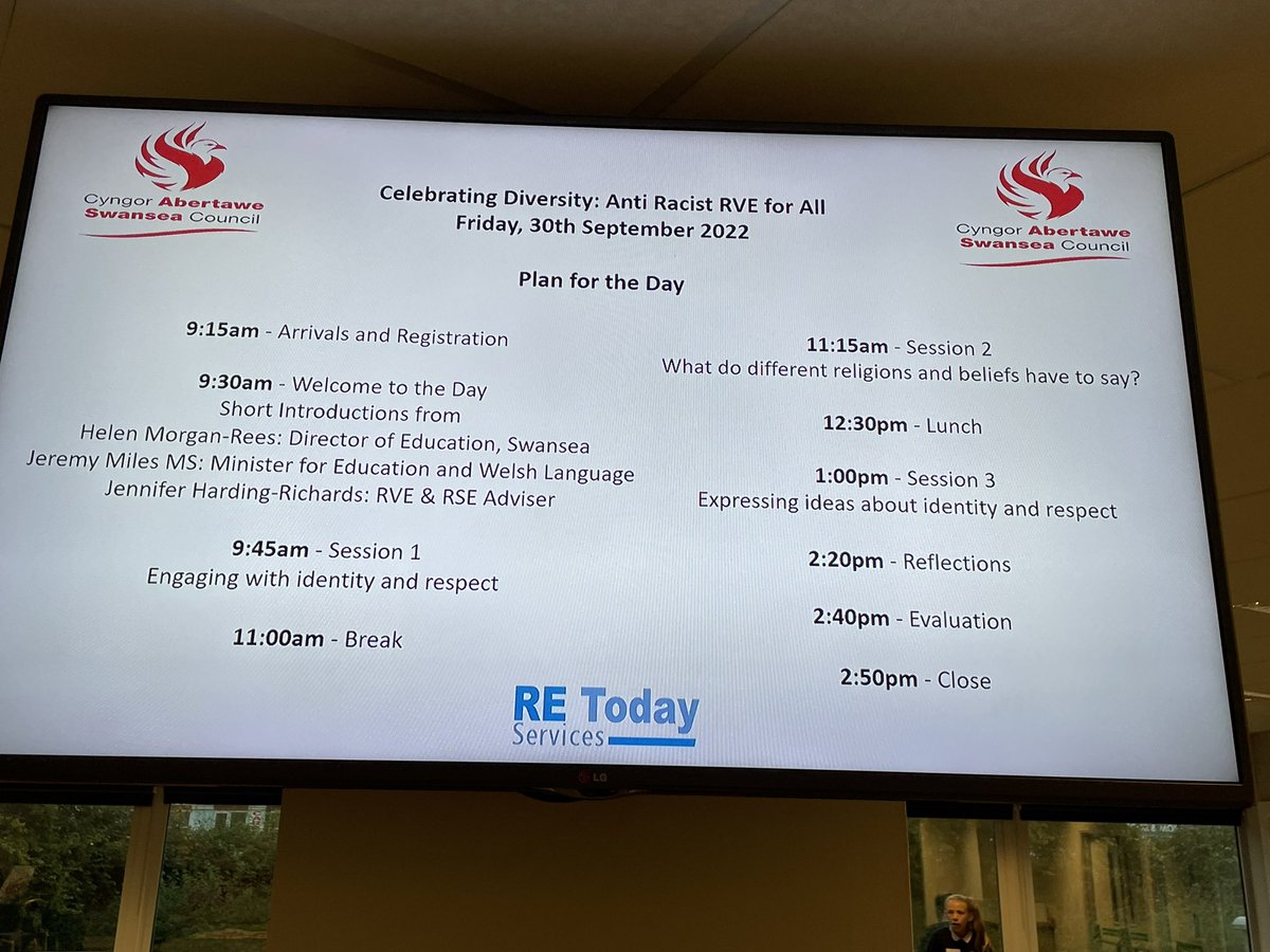 HawliauYGGwyr's tweet photo. Braf gallu mynychu Cynhadledd Gwrth-Hiliaeth gyda chriw o ddysgwyr yn Stadiwm https://t.co/p5qaSqG6pr heddiw. Llwyth o weithgareddau am bwysigrwydd parch, cydraddoldeb a byw’n gytûn. #Erthygl14 #Erthygl29 #CCUHP #UNCRC https://t.co/wDSwAH03Am