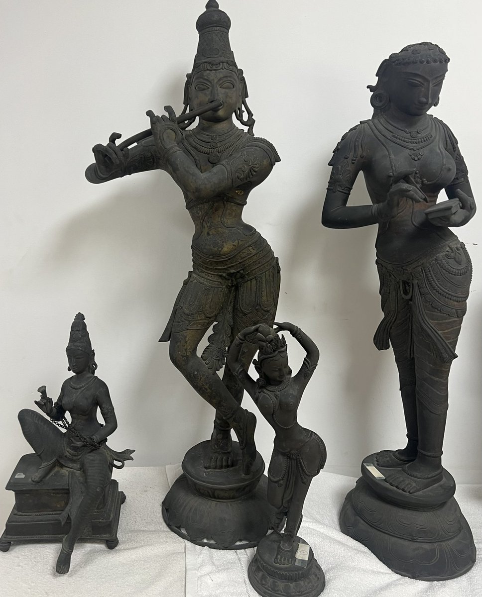 jayantmuraliips's tweet photo. Congratulations to my NZ team for seizing 7 ancient #idols and 2 #paintings from RA Puram, Chennai. The beautifully sculpted idols are a treat for the eyes. 💐. _ @tnpoliceoffl  @CMOTamilnadu @TNDIPRNEWS #IPS #Police #PonniyinSelvan #TNpolice https://t.co/zLawGfvdEV