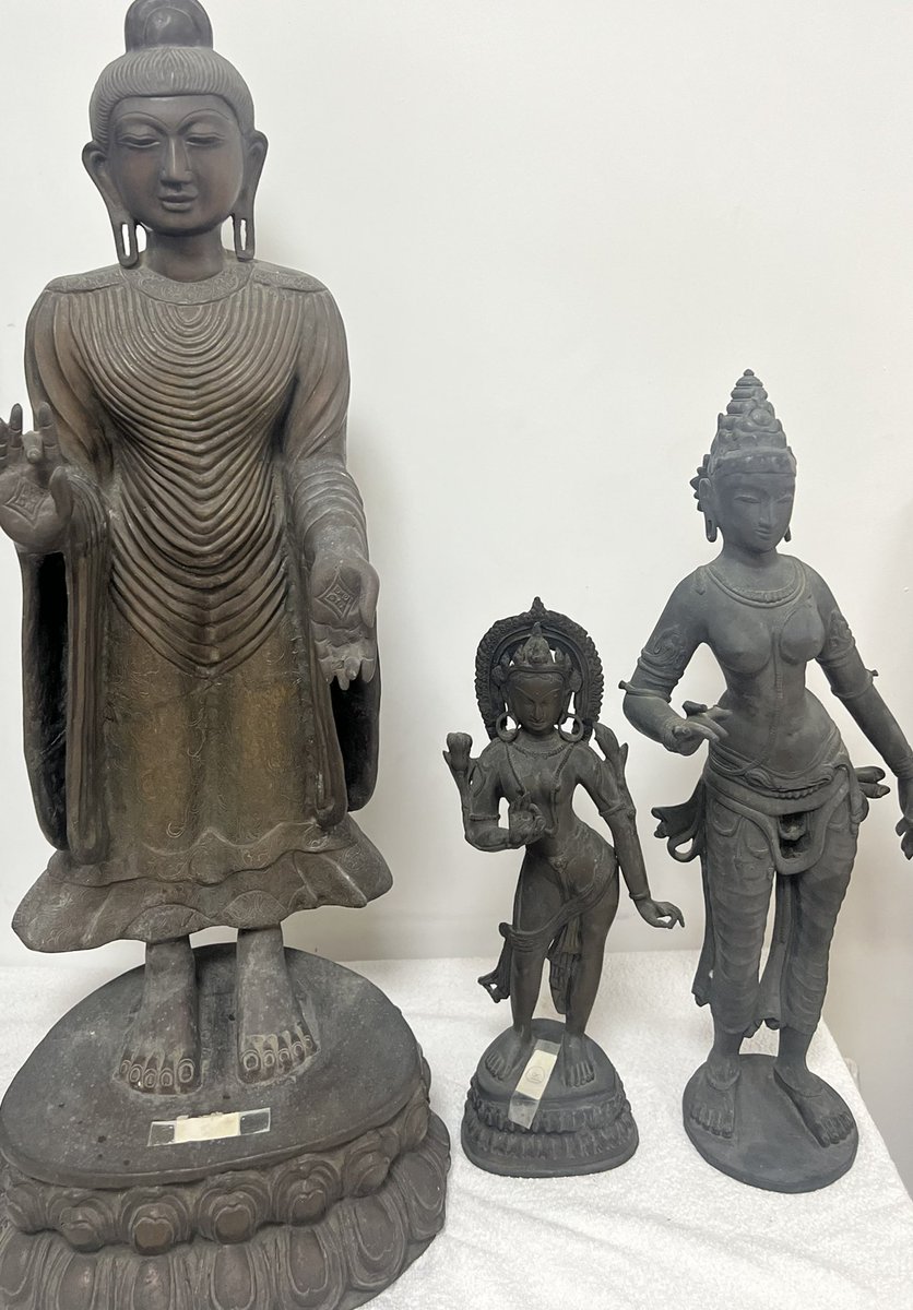 jayantmuraliips's tweet photo. Congratulations to my NZ team for seizing 7 ancient #idols and 2 #paintings from RA Puram, Chennai. The beautifully sculpted idols are a treat for the eyes. 💐. _ @tnpoliceoffl  @CMOTamilnadu @TNDIPRNEWS #IPS #Police #PonniyinSelvan #TNpolice https://t.co/zLawGfvdEV