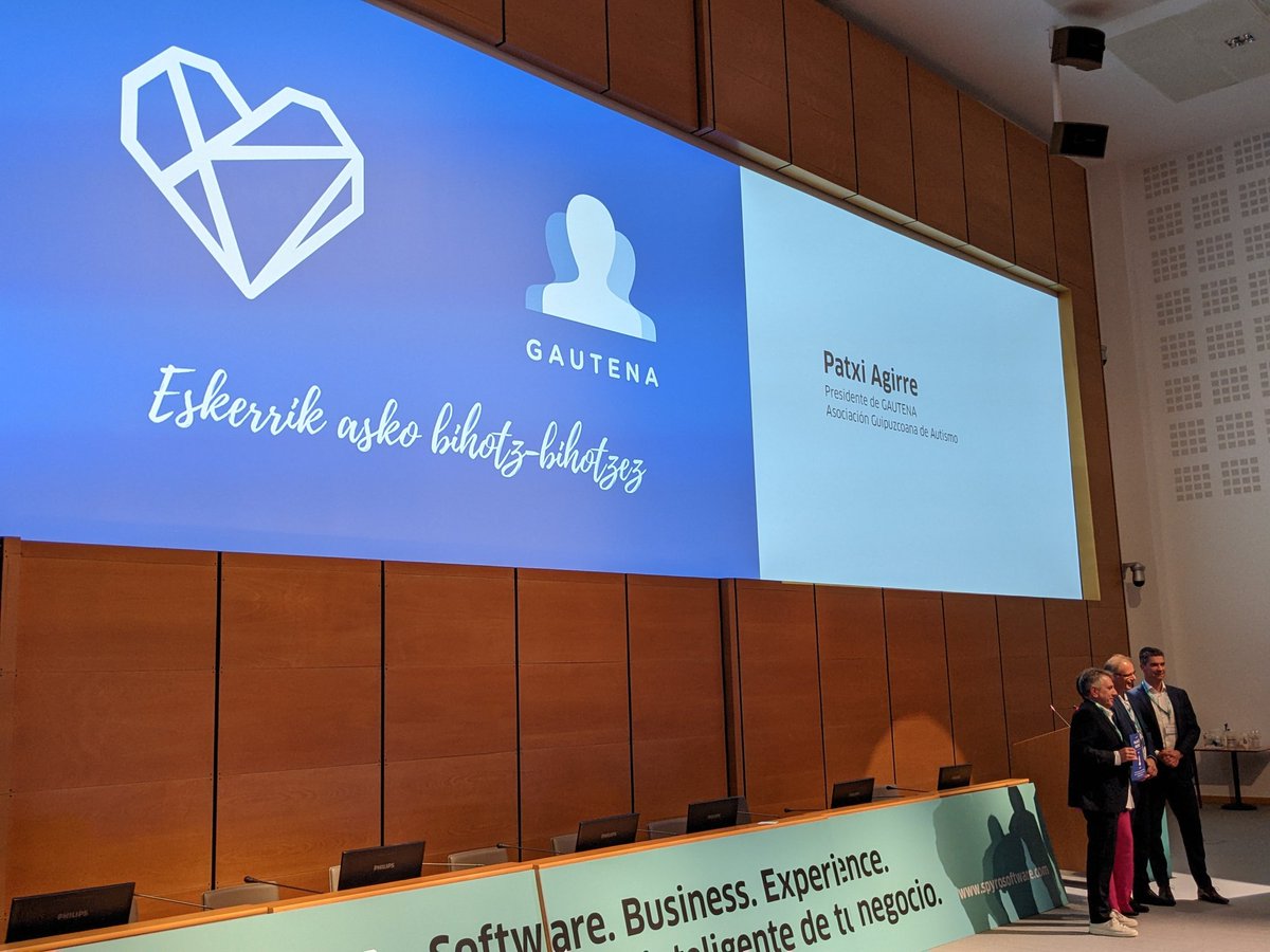 Felices y agradecidos de recibir el Premio Solidario Spyro en el XXII Congreso Spyro Software. Mila esker <a href="/SpyroSoftware/">Spyro Software</a>! #CongresoSpyro