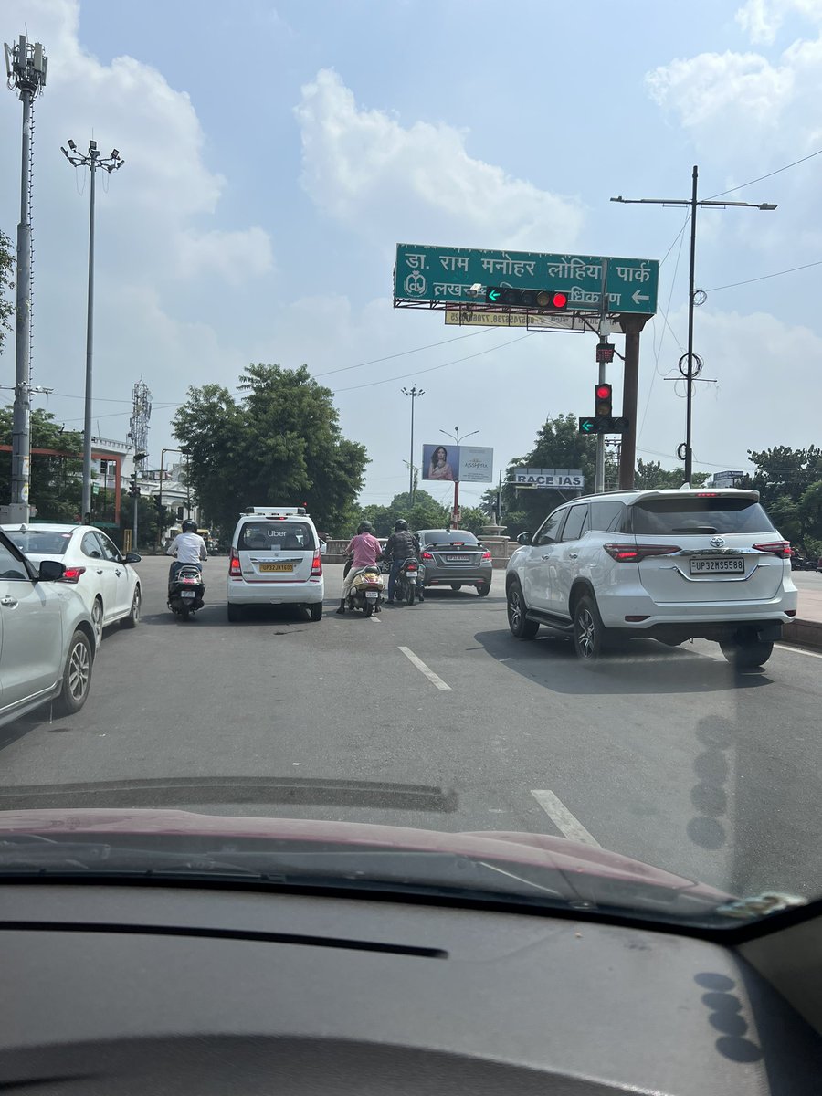 LucknowTraffic tweet media