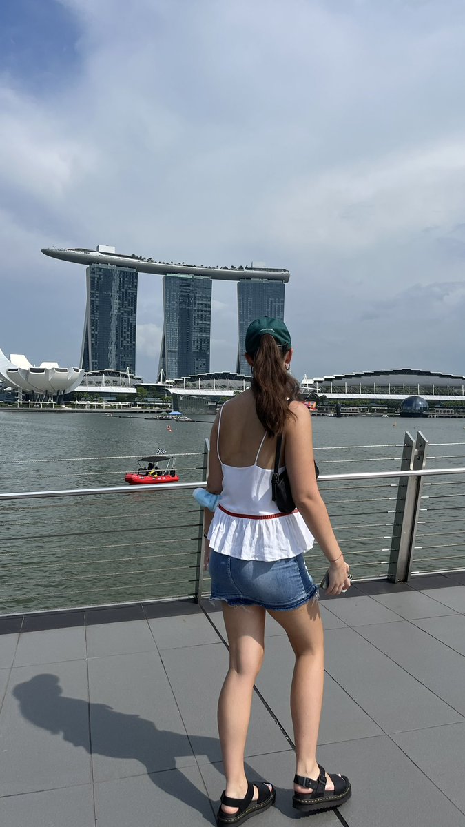 kayleighcorbin's tweet photo. #tracktv #F1NightRace https://t.co/9DRBeQBtDs