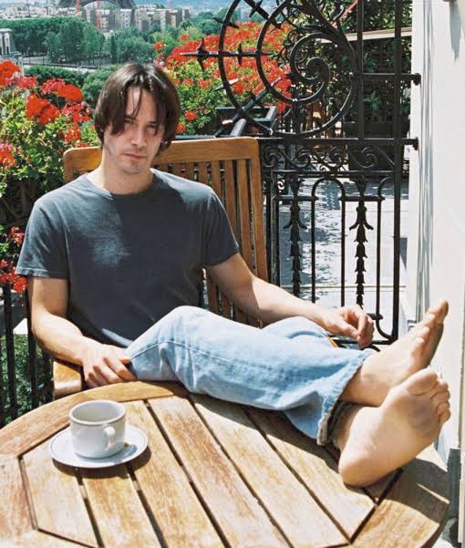 Powerhoof's tweet photo. Same here. It took me 3 hours to refine my google image search to get these exact results. The Keanu Reeves, the perfect visible feet. It was a joy to achieve results I couldn't have previously. https://t.co/VTjZ71xJVu