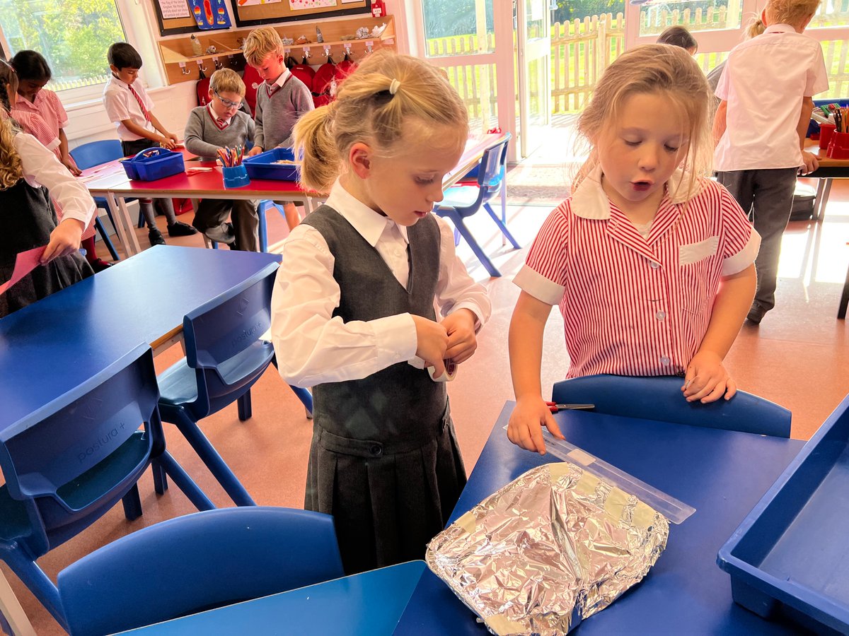BGS_LowerSch's tweet photo. Year 2 carried out a science experiment to find out ‘Which material would make the best boat?’. We had to make predictions, collaborate together to make our boats out of different materials and discuss what we found out #BGSyear2 #BGSscience #BGScollaboration https://t.co/HnWWwrvlDu
