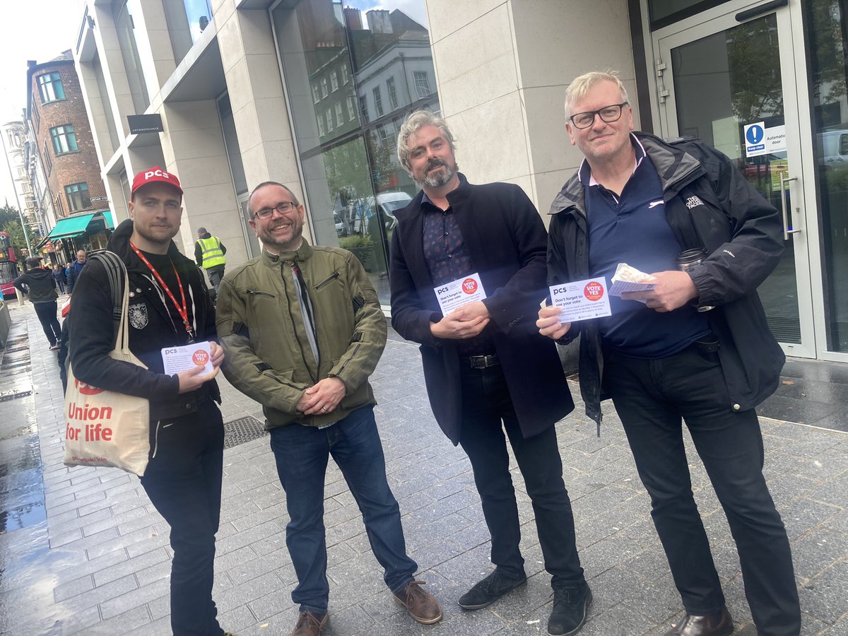 PCS Reps from HMRC are out leafleting about the ballot today! If you work for HMRC in NI, join us tonight at 5pm upstairs at the Garrick. Remember to post your ballot paper and tell your local Rep you’ve voted!