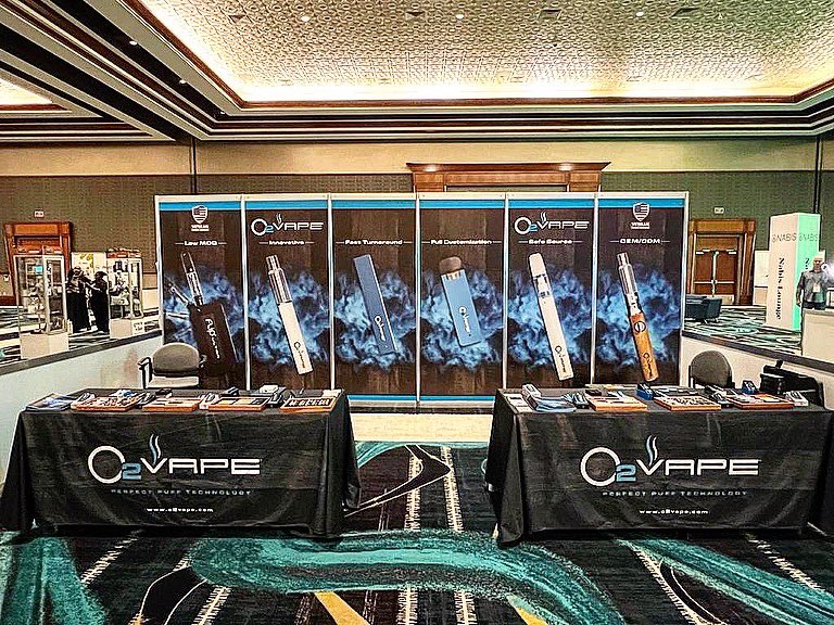 O2vape's tweet photo. We’re in Las Vegas @mjunpacked💨
Your #1 trusted safe source for innovative vape products.
https://t.co/mbFhSSjxpM
#mjunpacked #mjunpacked2022 #mjbizdaily #lasvegas #wholesalevape https://t.co/s8xNJBLlo9