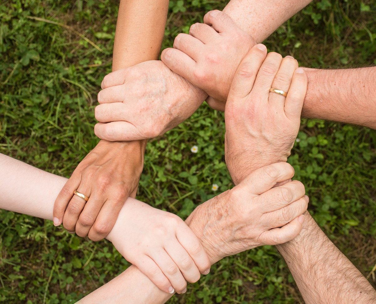 We hope everyone stayed safe during Hurricane Ian. As sustainable business leaders, we know many of you are thinking about how best to help your employees after this disaster. Here are 8 strategies to help you to support your employees after a disaster. A 🧵