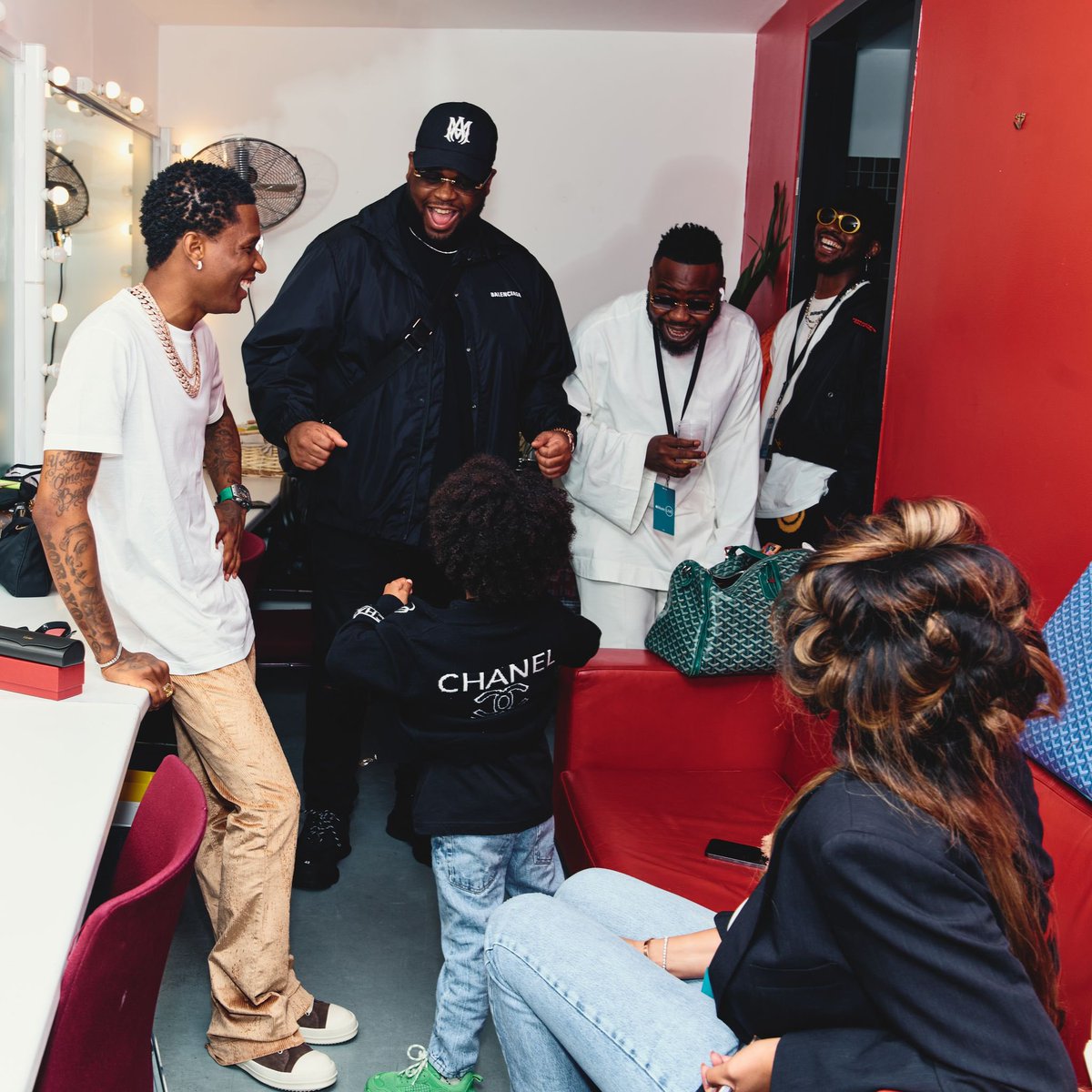 WizkidSource's tweet image. More Love.. 🖤🌹