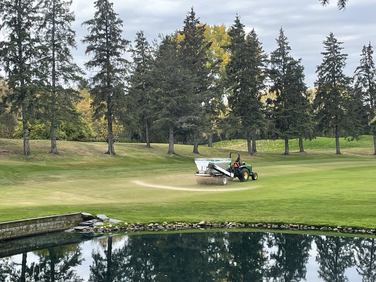 Last fwy today ⁦<a href="/RoyalMayfair/">Royal Mayfair</a>⁩ Thank you for your patience over the last 2 weeks. The greens will be topdressed and vented early next week. The leaves have really started to fall now so cleanup will be a daily task until freeze up. Heads up: Irrigation blowout on Oct. 6/7.