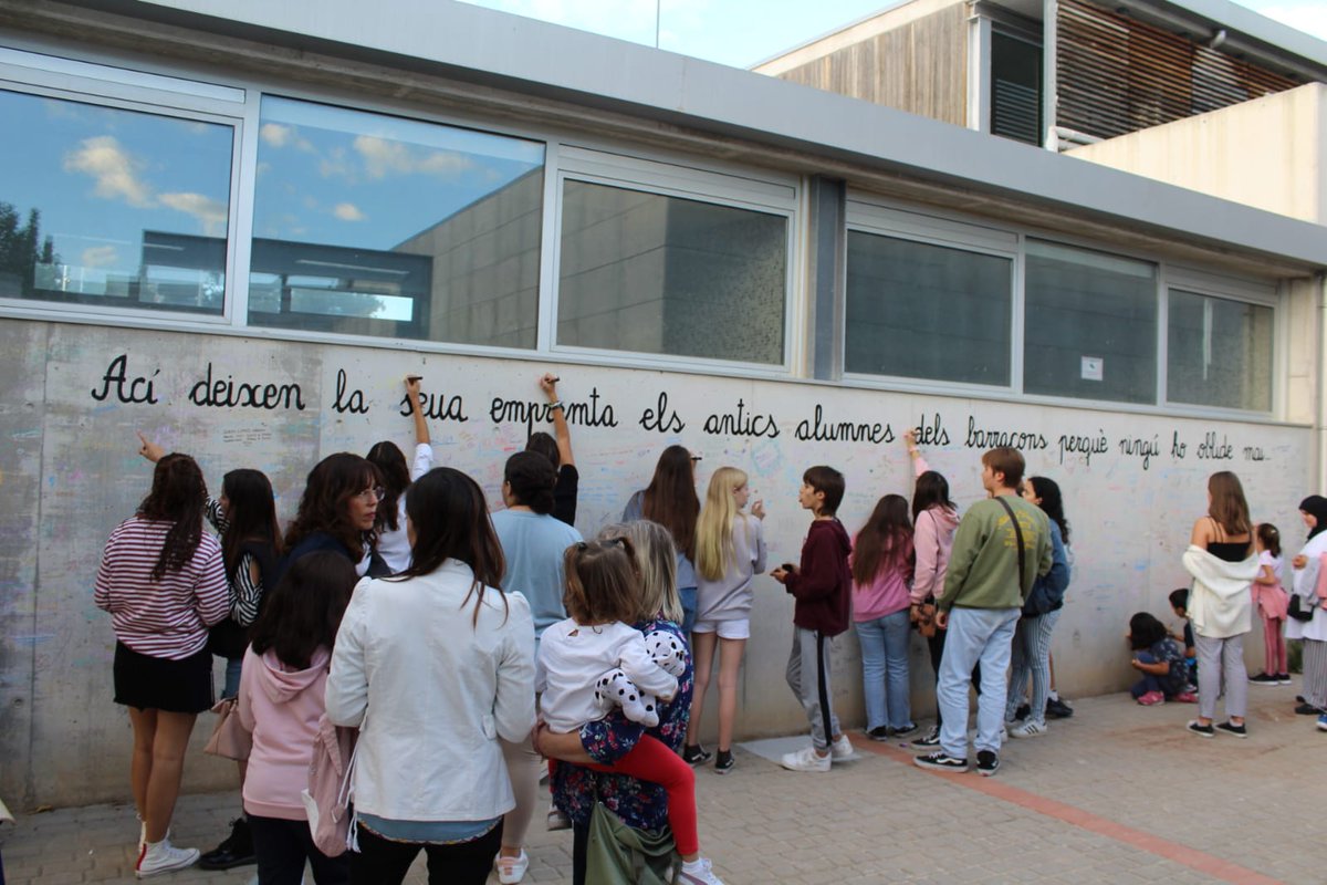 rafacliment_'s tweet image. Per fi! Després de 14 anys en barracons, el poble de #Muro té el nou Bracal! #GovernsAmbCompromís