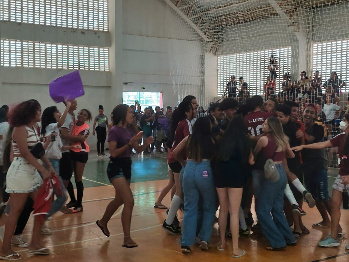 IFBnoticias's tweet photo. Está encerrado mais um jogo de futsal feminino no #JIFB. As equipes de São Sebastião e Riacho Fundo se enfrentaram nas quadras do IFB!
Placar final: São Sebastião 2 x 1 Riacho https://t.co/J33hjuaM9H