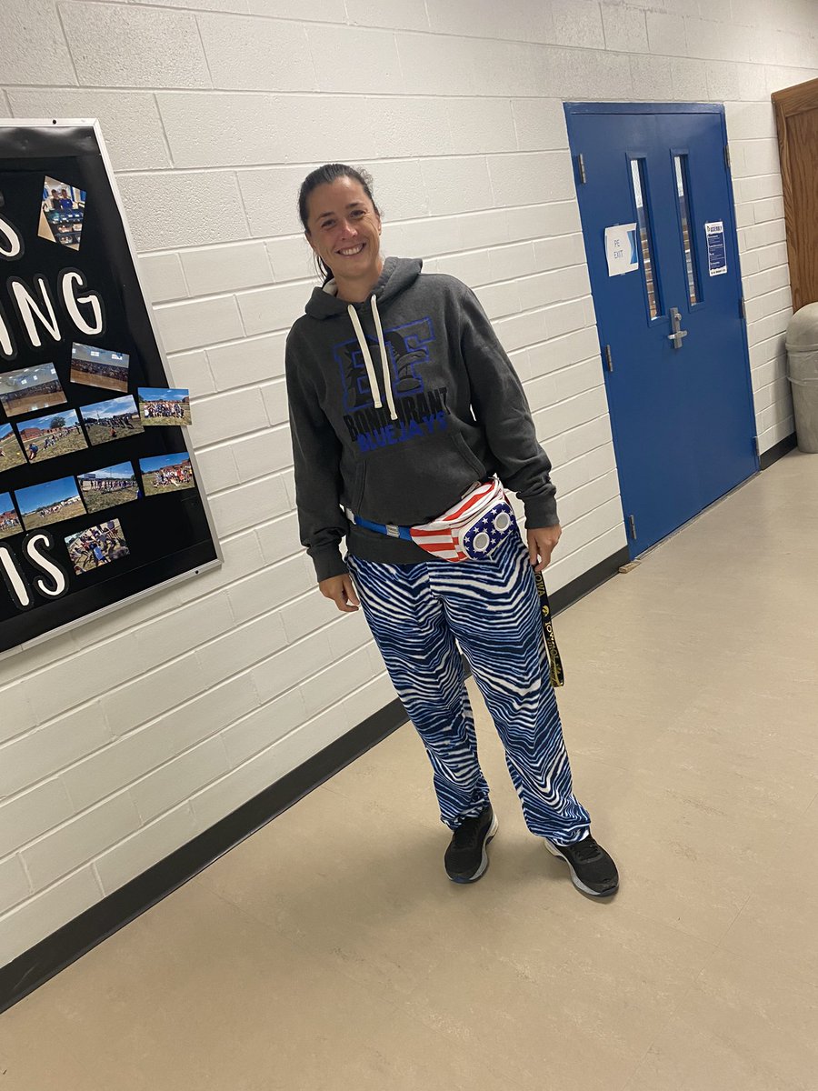 ndwilson1286's tweet photo. So much Bluejay pride! Love it! @BF_Intermediate @BF_District https://t.co/d8J7GgbVgg