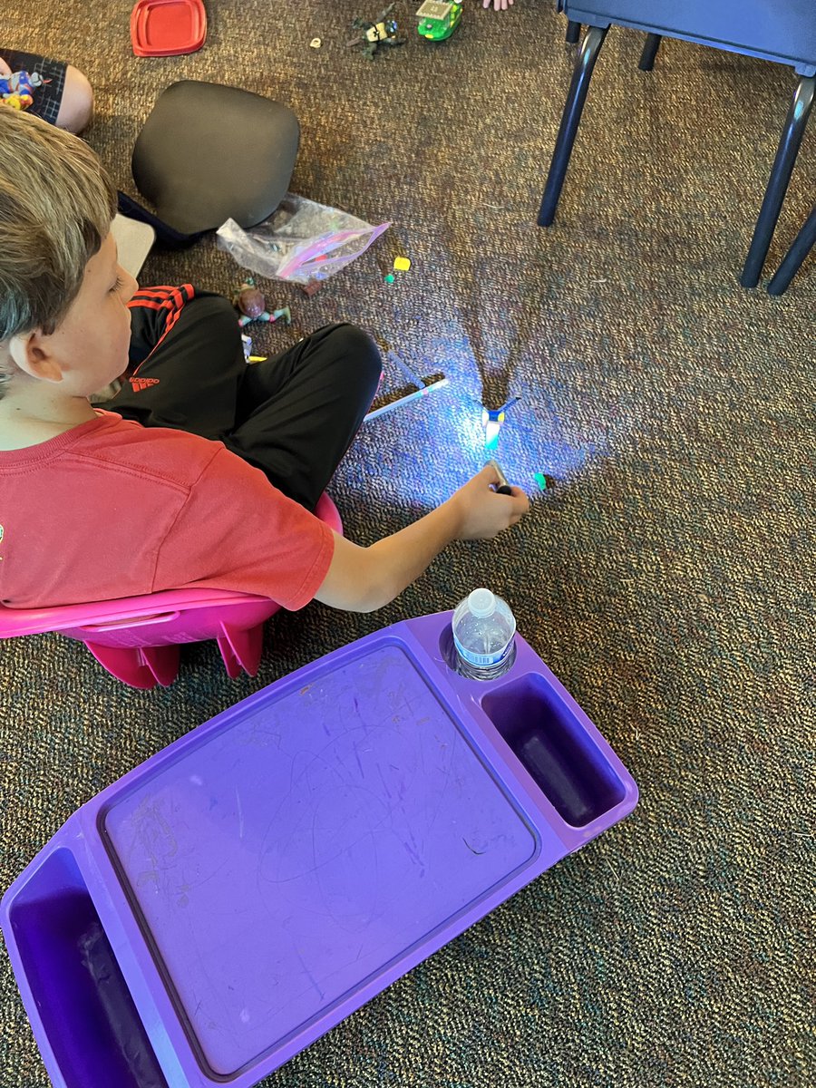 TeachwithTiller's tweet image. Second graders are exploring Shadows in a Shadow Studio activity today! So much fun! #scienceandshadows #learninghandson