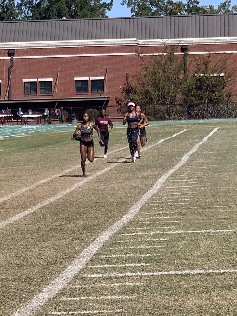 Coach_3906's tweet photo. Friday Grass Runs
6 x 45 sec runs
Hinds Track and Field
#theprocessworks
#trusttheprocess @HCCTrackField https://t.co/dq1yLMlW2E