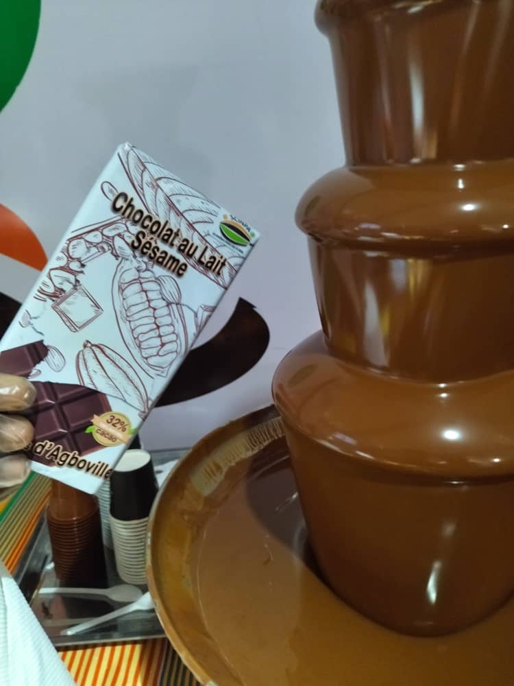 SCINPA2's tweet photo. Je laisse cette magie
notre fameux Chocolat au lait Sésame 100g.
#jncc_2022 https://t.co/sQUZjolXic