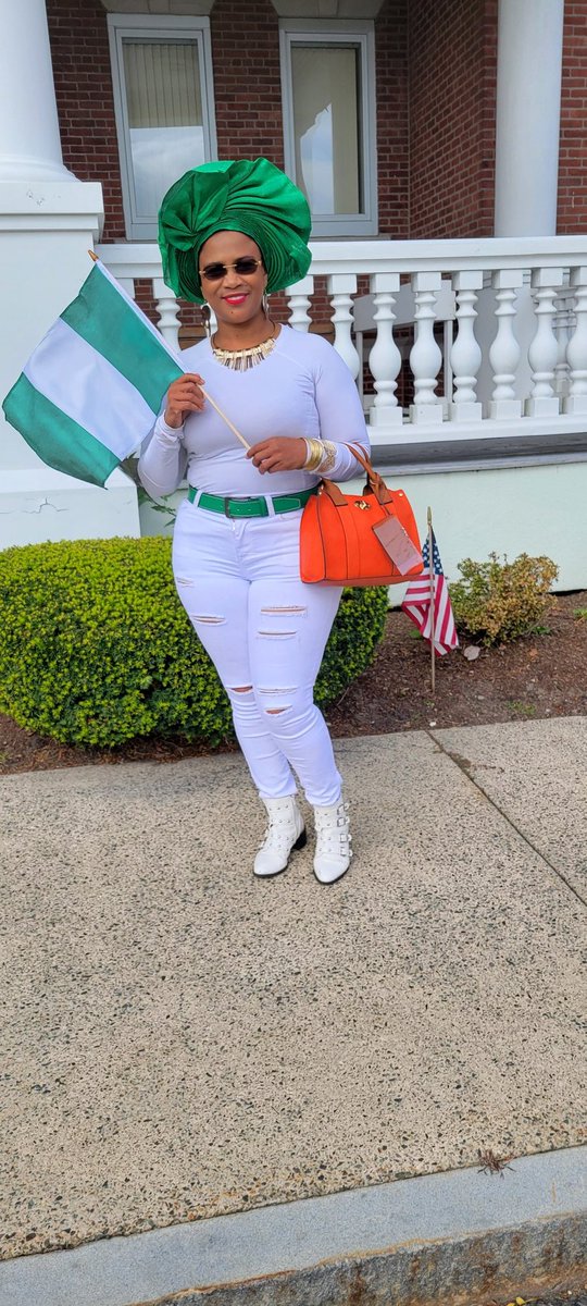 NatachaClerger's tweet photo. Happy October 1st, Nigerian Independance Day.
Today we raised the flag in Randolph Massachusetts to honor our Nigerian Residents. https://t.co/iNB9Y85IVV