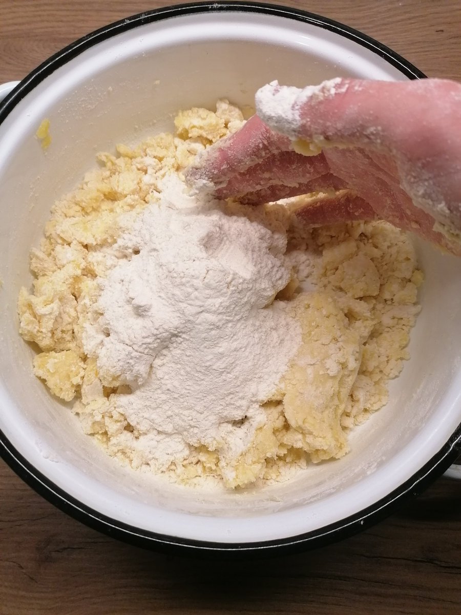 best_mate's tweet photo. When the potatoes are done I add flour and mix them together.
#SaveProdigalSon #WorstCookingShow https://t.co/2sF0qOjj1p