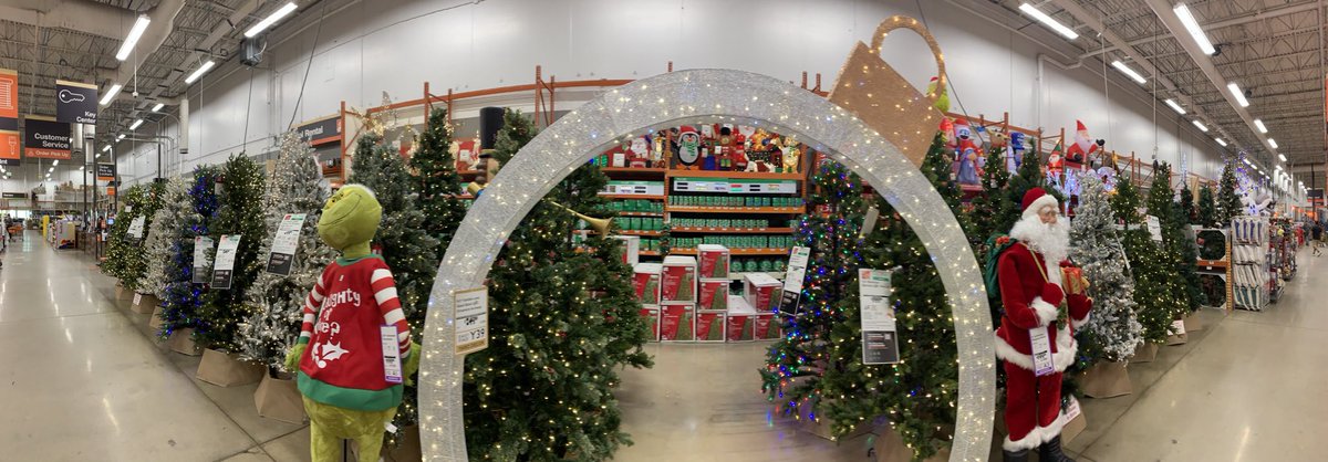 Christmas is in the air in Palatine! 1927… Nice work to our MET team and store associates for such great execution ⁦@BrianLyonsHD⁩ ⁦@devinbernero⁩ #Holiday