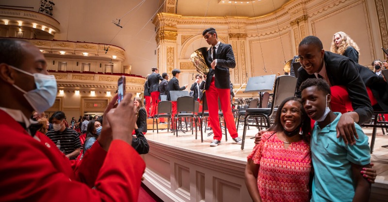 carnegiehall's tweet photo. Listen to Carnegie Hall’s National Youth Orchestra of the USA perform in Stern Auditorium / Perelman Stage, broadcast by @WQXR. Recorded live during the summer 2022 program, the incredible teen musicians performed Elgar’s Cello Concerto w/ @AWeilerstein &amp; Mahler’s Symphony No. 5.