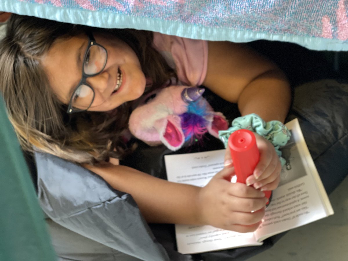CPES_Ballstars's tweet photo. Flashlights, Forts &amp; Fiction!!! We ❤️ Reading!!!  #readathon #Ballstars @cedarpointpto @CPES_Cheetahs https://t.co/whayjygVzA