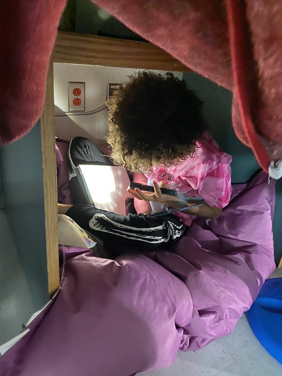 CPES_Ballstars's tweet photo. Flashlights, Forts &amp; Fiction!!! We ❤️ Reading!!!  #readathon #Ballstars @cedarpointpto @CPES_Cheetahs https://t.co/whayjygVzA