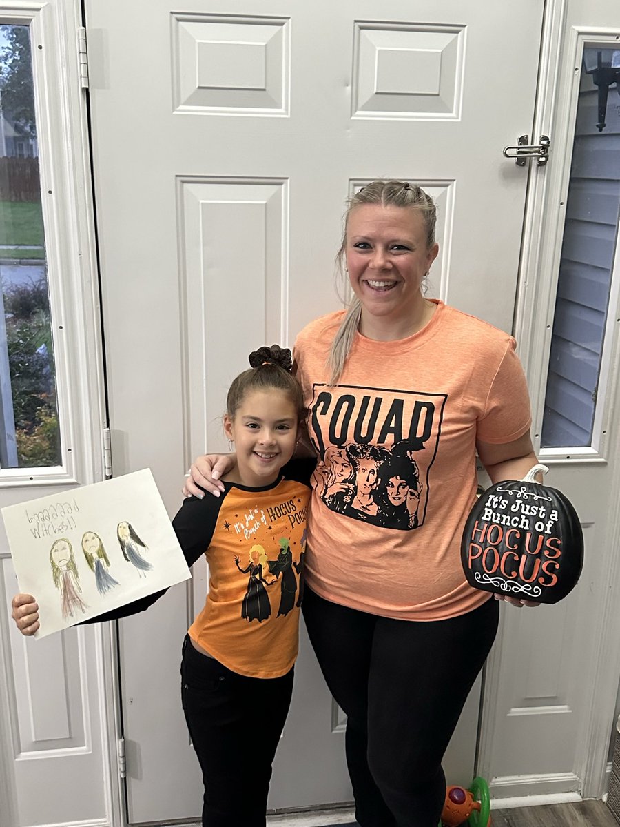 ClassWithCronk's tweet photo. My daughter and I are sooo excited to throw our @Disney Hocus Pocus 2 party, tonight!!! 🎃🥳🧙🏼‍♀️👻✨ #itsjustabunchofhocuspocus @BetteMidler @kathynajimy https://t.co/zZdZsZsAyd