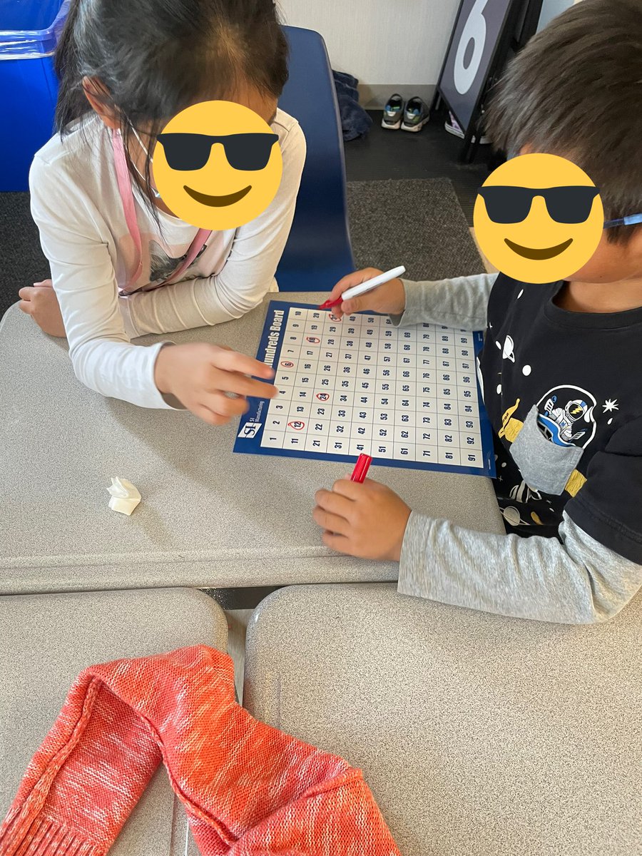 Using une grille de 100 to practice pattern rules !!