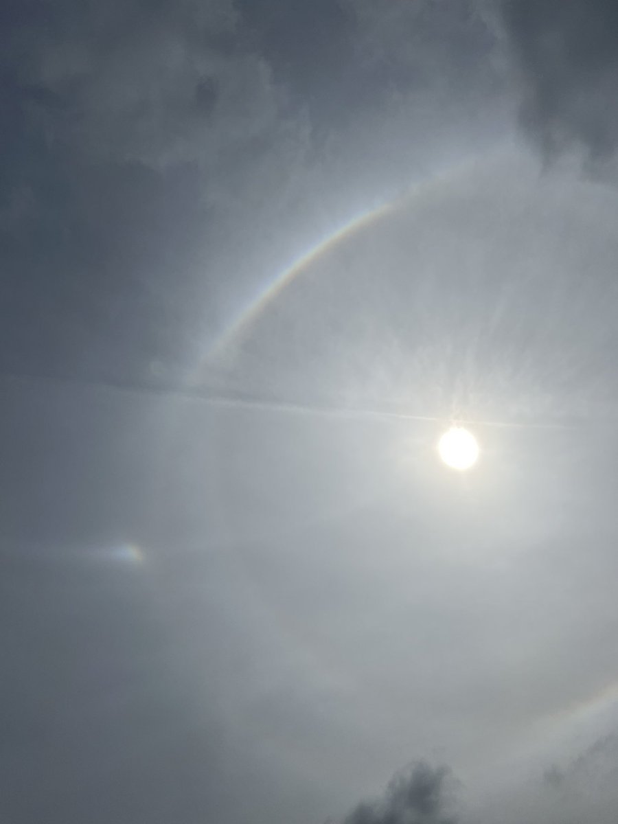 CathyO710's tweet photo. @_RachaelTV @bobmaxon @DarrenSweeney @ryanhanrahan Very cool! 🌈 ☀️ The Ss noticed the #RainbowHalo at @StadleyRough recess! #STRlearns
It's another opportunity for @_RachaelTV TikTok 🥰 https://t.co/IpF6qXaa6l