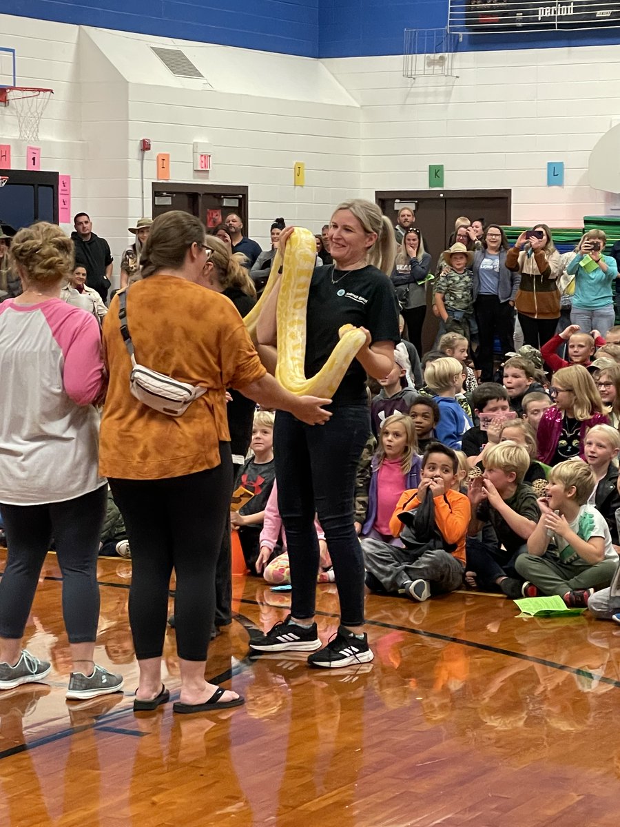301Lions's tweet photo. Lions had a fabulous time at "A Night at the Zoo" literacy night! We welcomed Animal Quest, the Anderson Humane shelter and families to engage in literacy based activities and shop at our book fair! Thank you to tall the families who joined us! https://t.co/AykIzqyZr9