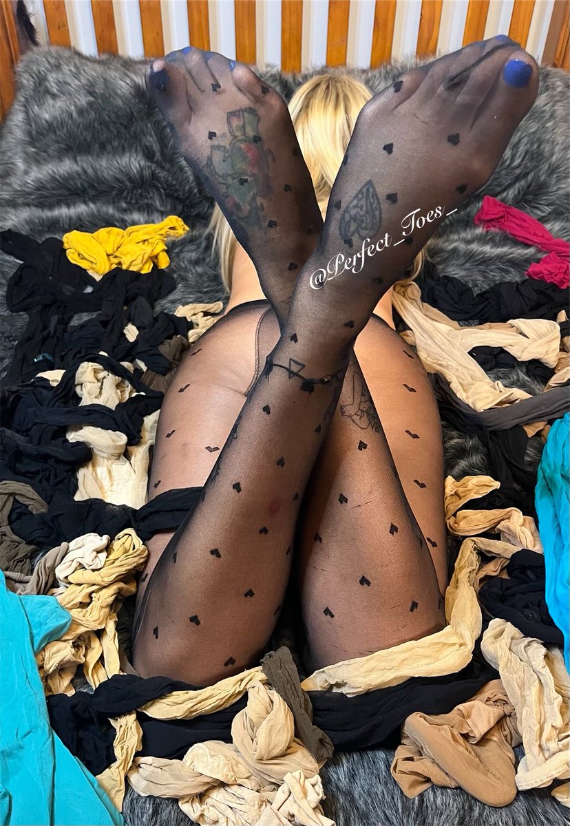Perfect_Toes_'s tweet photo. Day 30. Vice

The final day of #sublimeseptember
Thank you @hhrh2022 it’s been fun taking part in this 🥰
Today’s theme was an easy one for me. 
My vice is TIGHTS, NYLONS, PANTYHOSE whatever you want to call them. 
I love them 🥰🥰🥰
Couldn’t choose just 1 pic sorry 😜 https://t.co/WLgQU8uDOE