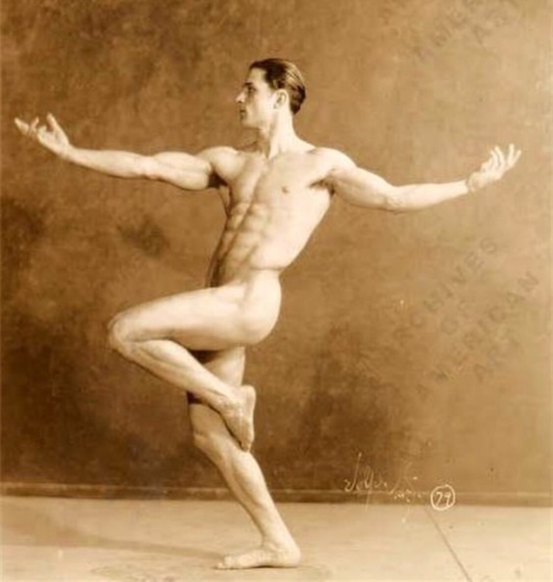Homosartes's tweet photo. #vintage #photography  #homocultura #culturagay #nude #gay https://t.co/vnaAmSXExq