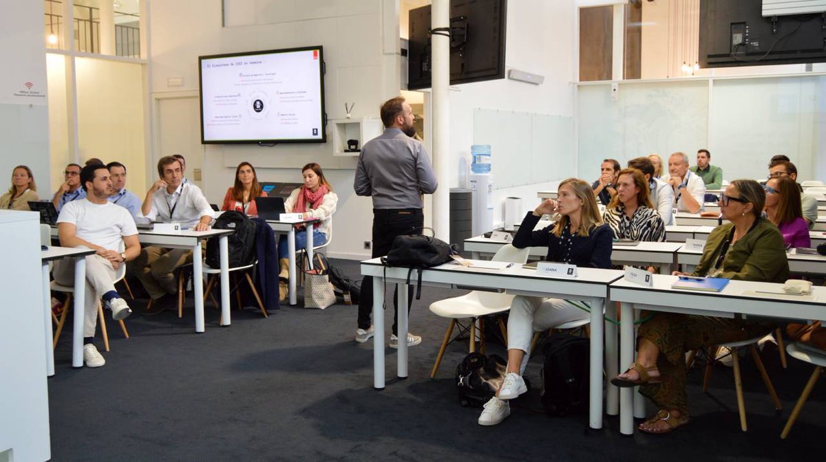ISDI_edu's tweet photo. Nuevos directivos comienzan hoy el #DIBEX en #Barcelona para adquirir una visión digital de la empresa para su completa transformación 👏🏼 ¡Bievenidos a un viaje hacia el 'what’s next' de la Era Digital! 🚀 ¡A por todas!

#TheWorldISDIgital https://t.co/OZryaB0Krr