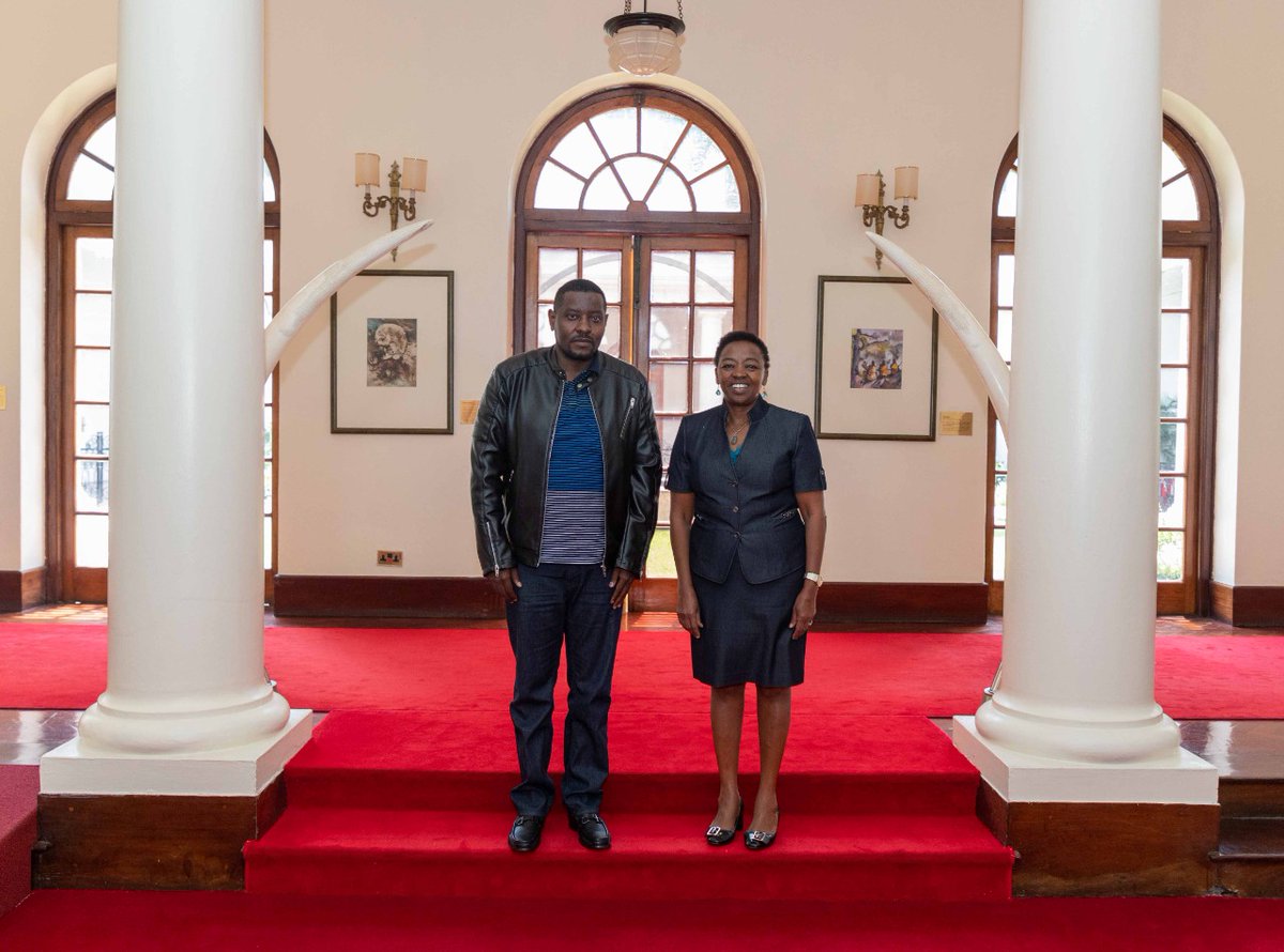 PHIAMAX's tweet photo. Kiongozi Sam Mburu Nakuru City 1st Gentleman help a courtesy call at @StateHouseKenya Kenya with 1st Lady @MamaRachelRuto.

@cheruiyotbonif1 @susankihika @Morgan_ke1 https://t.co/tVcNCPEZG4