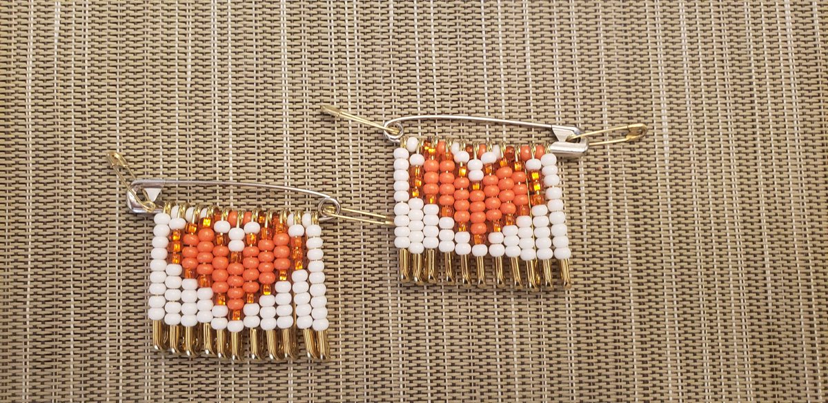 Pony Bead Heart for #truthandreconciliationday. Design by Felice Gladue - "Bringing Métis Culture and history alive". Bead kit from <a href="/UCalgary/">U Calgary</a>