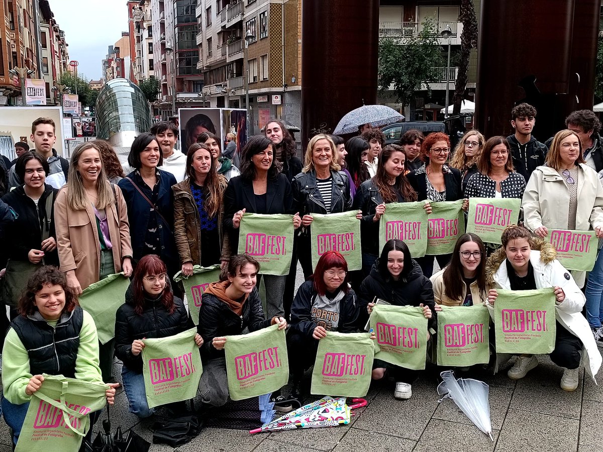 amaiadelcampo's tweet photo. #BAFFEST historias contadas desde la perspectiva de las mujeres. Un festival que es mucho más que una exposición fotográfica de mujeres, es una reivindicación feminista que este año nos propone mirar la violencia machista desde el punto de vista de la mujer que la sufre https://t.co/Ilr5fFkZ32