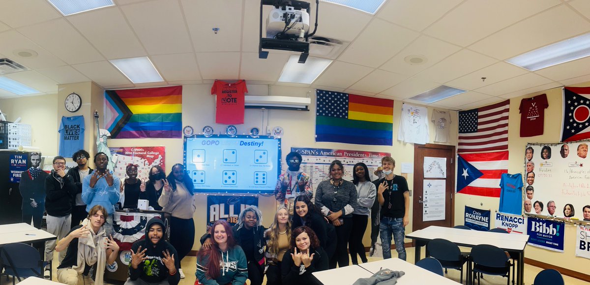 APGOPORCCA's tweet photo. A wild afternoon in APGOPO...
Friday...Big Quiz Day. Sixth Period AP class, student of the week (with a 4 leaf clover given to her by a classmate), rolls a 6! 
If you can't see the 'Die of Desinty'...a 6 means everyone present passes and no quiz is taken!
Great group of kiddos! https://t.co/W4GDMXXhBv