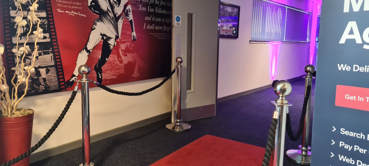 The time has finally arrived 🤩… 

Join us and <a href="/sthelenscouncil/">St Helens Borough Council</a> as we get ready to celebrate the best of St Helens businesses at the St Helens Borough Business Awards!🏆🥂

<a href="/PDigitalLtd/">Paramount Digital</a> 
#sthbizawards #sthelens