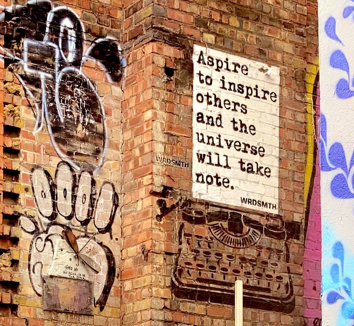 Thank you Dave <a href="/ShoreditchTours/">ShoreditchStreetArt</a> for giving your time for free to <a href="/NELondonAHPs/">NELAHPS</a> for some time today to reconnect, celebrate and have our senses stimulated #artsinhealth