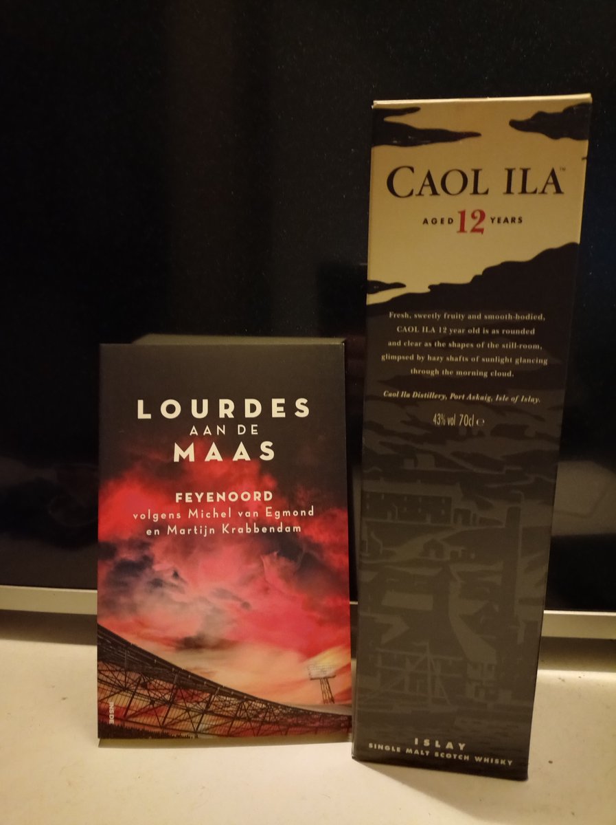 Lordsofdrinks's tweet image. Got 2 things delivered today. Nothing to pair up a good book with than an excellent whiskey!
Thanks @Dickvoormekaar2